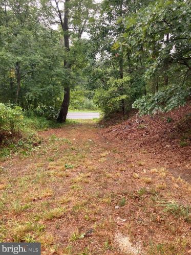 674 Cherry Run Rd, Hedgesville, WV 25427-5777