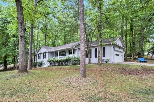 15 Woodberry Ct, Newnan, GA 30265-1241
