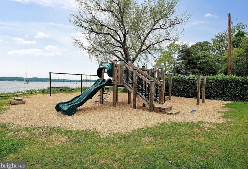 410 Old County Rd, Severna Park MD 21146-4655 exterior