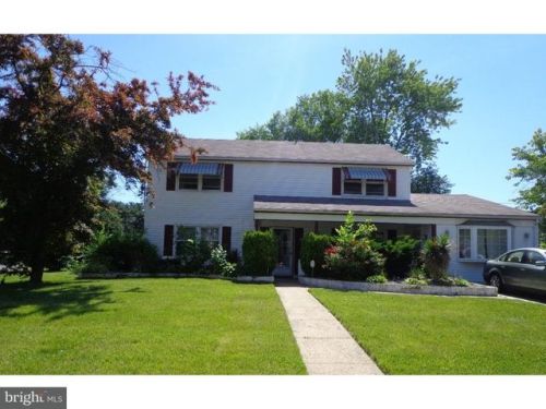 84 Hawthorne Ln, Willingboro, NJ 08046-1756