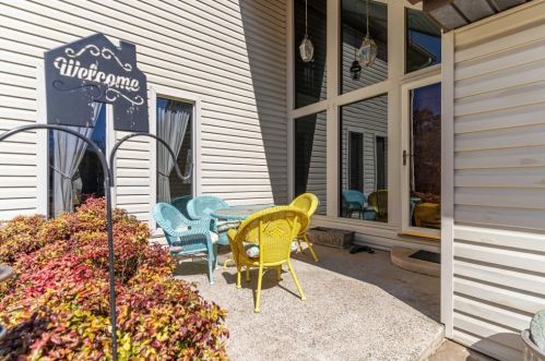 114 Hartwood Dr, Holly Springs, GA 30189-3414