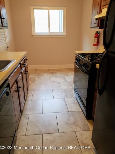 14 Elizabeth Ct, Tinton Falls NJ  07724-3046 exterior