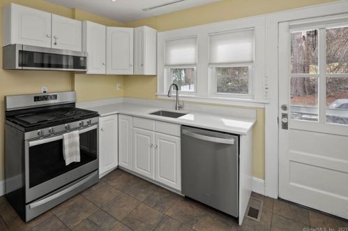 1 Bartlett Ave, Norwalk CT  06850-1914 exterior