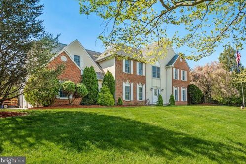 102 Racehorse Ln, Columbus, NJ 08022-9702