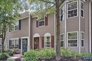 2019 Beatrice Ct, Mahwah, NJ 07430-1385