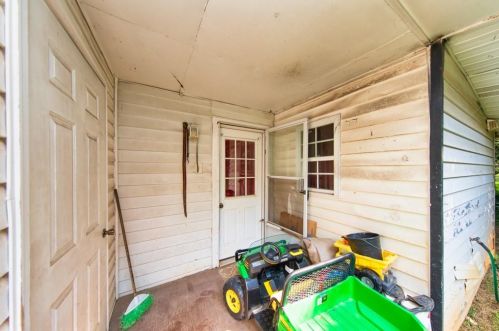 1211 Harmony St, Gainesville, GA 30501-6926