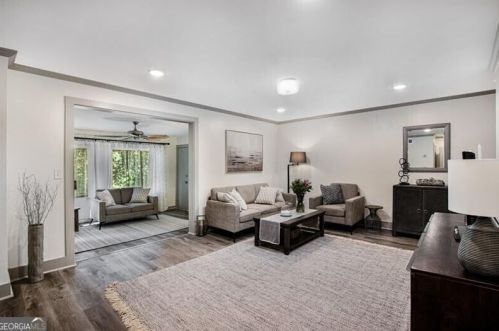 178 Barone Pl, Atlanta GA  30327-1073 exterior