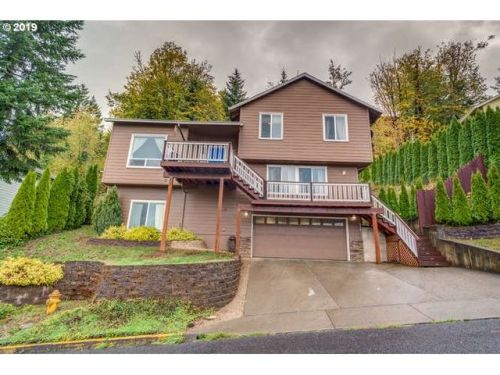 518 Espinosa St, Estacada, OR 97023-8855