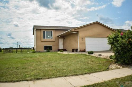 915 Steep St, Tea SD  57064-2408 exterior