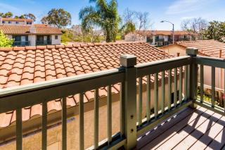 6849 Maple Leaf Dr, Carlsbad, CA 92011-3948