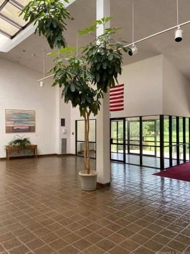 105 Putter Dr, Wallingford, CT 06492-5048