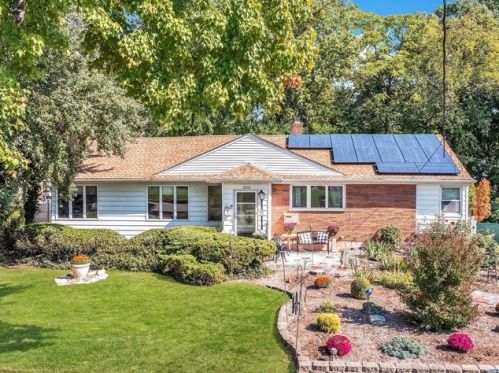 200 Oak Ave, River Edge, NJ 07661-1028