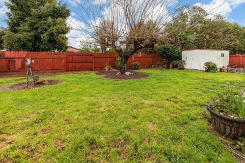 2019 Lee Dr, Escondido, CA 92027-1730