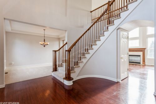 2092 Mark Cir, Lemont, IL 60490-4917