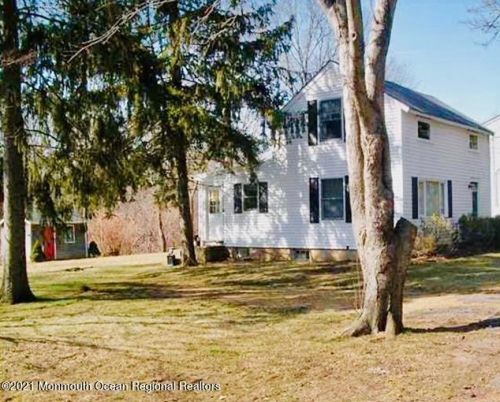 12 Old Mill Rd, Holmdel Village, NJ 07733-2315