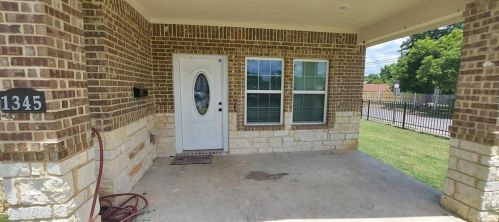 1345 Maddox Ave, Fort Worth TX  76104-5748 exterior