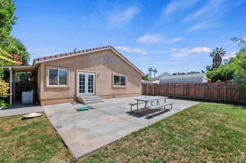 517 Prospect Ave, Riverside CA  92507-1720 exterior