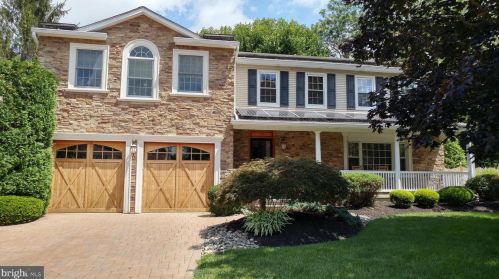 10 Wolfpack Ct, Trenton, NJ 08619-1156