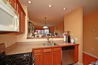 136 The Promenade, Edgewater NJ  07020-2118 exterior