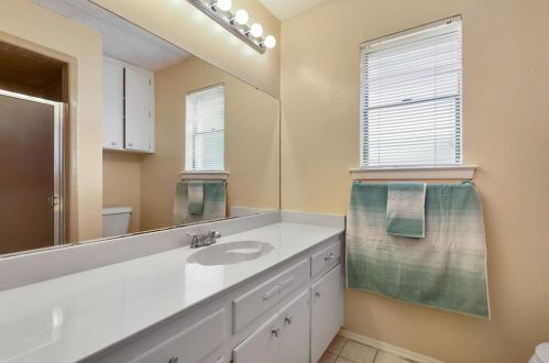 7632 Terry Dr, Fort Worth TX  76180-6270 exterior