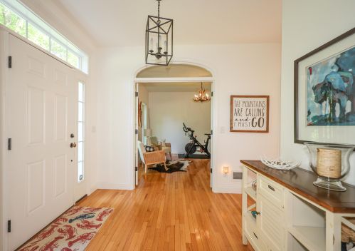 26 Hawthorne Dr, Auburn, NH 03032-3550