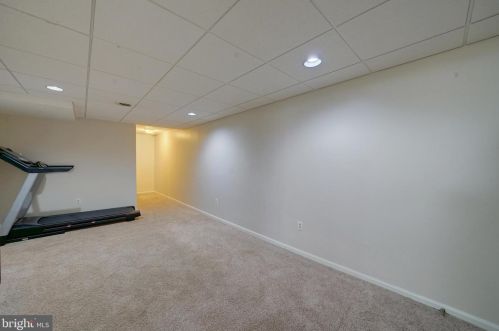 1900 Autumn Ridge Cir, Silver Spring MD 20906-5826 exterior