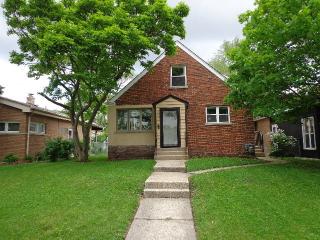 3808 Jarvis Ave, Skokie, IL 60076-3919