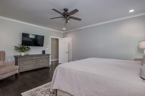6110 Harleston Rd, Atlanta GA  30328-4108 exterior