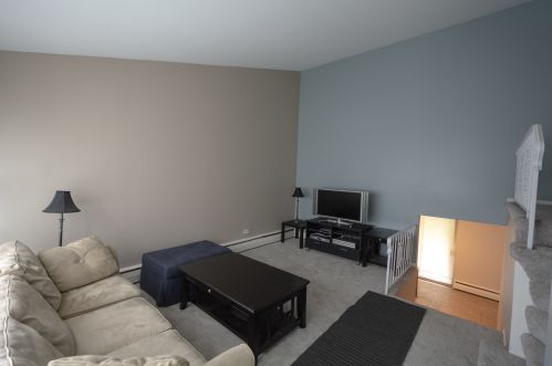 8851 Robin Dr, Des Plaines, IL 60016-5410