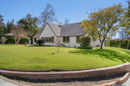864 Kenneth Rd, Glendale CA  91202-1448 exterior