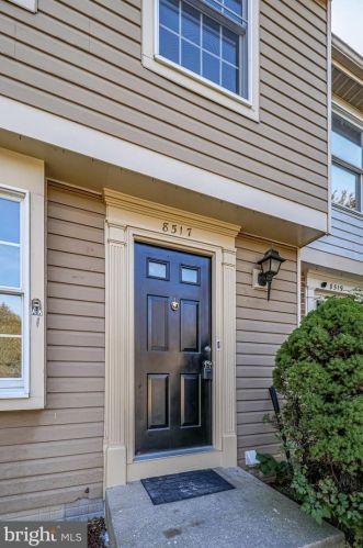 8517 Chippewa Ct, Lorton, VA 22079-3061