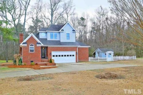714 Creekside Ave, Selma, NC 27576-5929