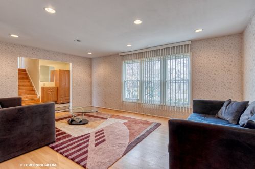 65 Wakefield Ln, Buffalo Grove, IL 60089-1542