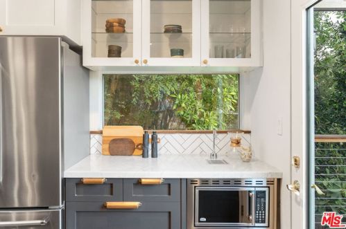 1520 Columbia Dr, Glendale CA  91205-3508 exterior