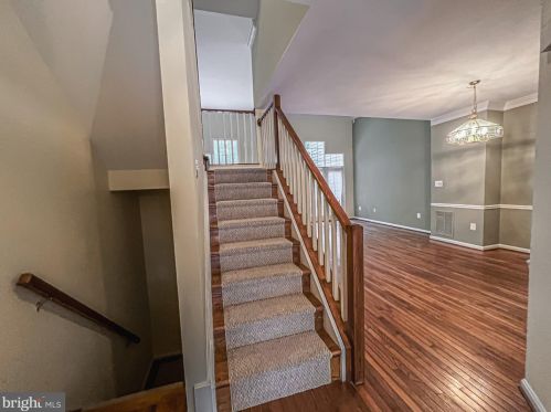 1213 Weatherstone Ct, Herndon, VA 20194-1342