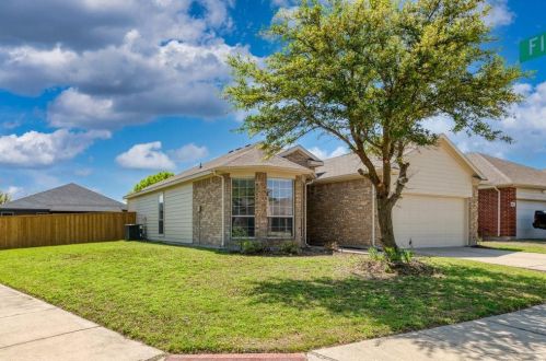9901 Amaryllis Ln, Fort Worth TX  76108-6507 exterior