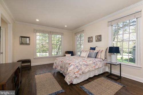 19 Derwent Dr, Princeton NJ  08540-7551 exterior