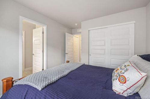 2418 Troy Ct, Aurora CO 80011-6641 exterior