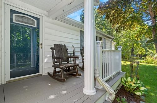 517 Knotty Oak Rd, Coventry, RI 02816-8222