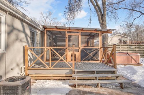 5214 County Line, Saint Paul MN  55110-1231 exterior
