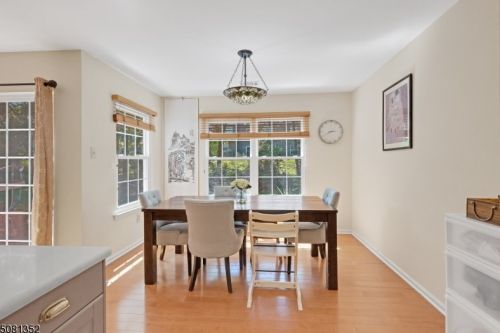 6 Brookline Ct, Princeton NJ  08540-1741 exterior