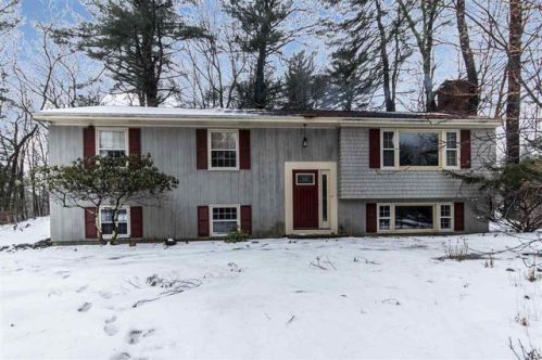 2 Bartlett Rd, Lee, NH 03824-2902