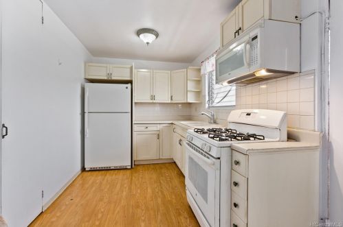 617 Mcneill St, Honolulu, HI 96817-4864