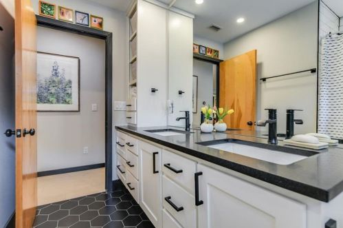 5707 Fairlane Dr, Austin TX  78757-4412 exterior