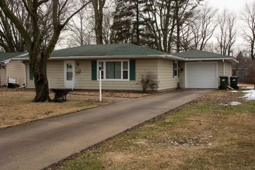 1807 20th Ave, Sterling, IL 61081-1635