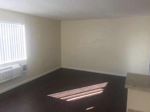 535 1st St, El Cajon, CA 92019-4740