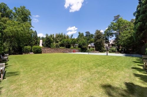 2740 Habersham Rd, Atlanta GA  30305-2938 exterior