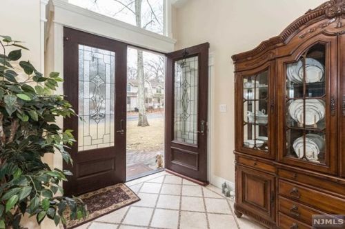11 Elbrook Dr, Allendale, NJ 07401-1106