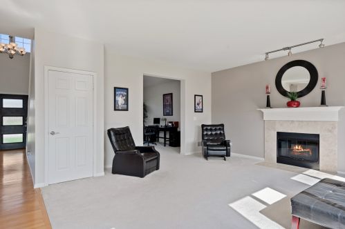 9206 Daniel Ln, Spring Grove, IL 60081-8248