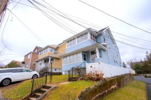 14 Orange Pl, Town Center, NJ 07052-5908